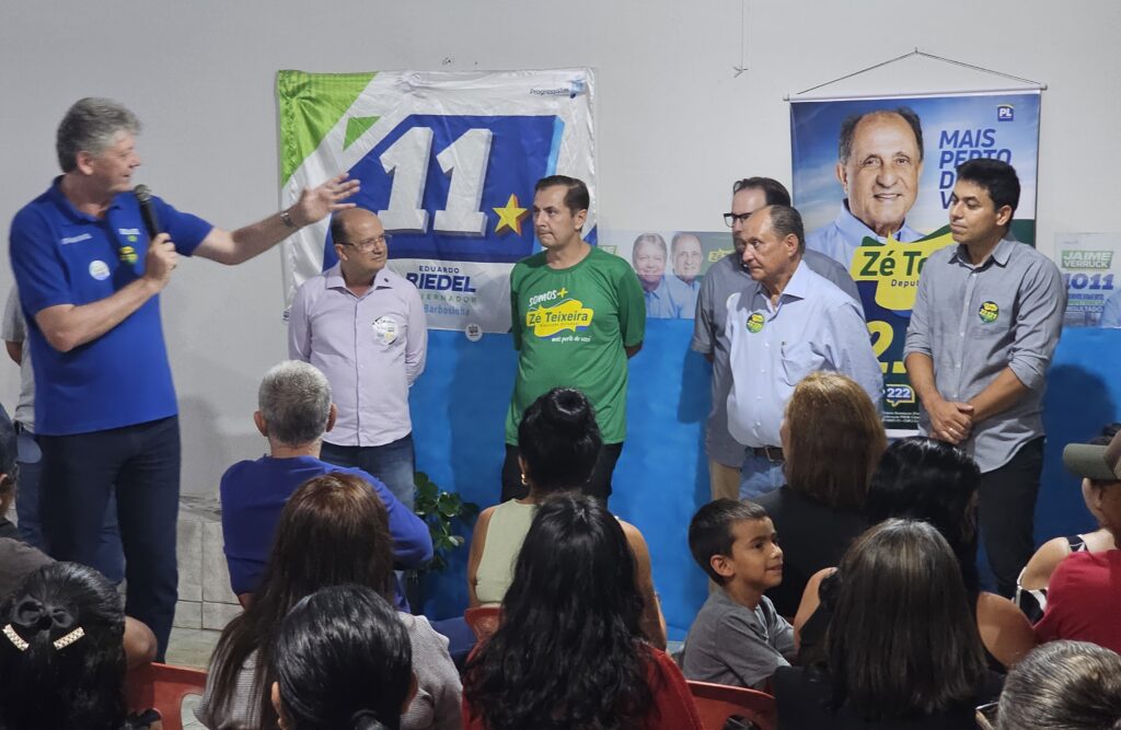 Jaime Verruck e Zé Teixeira inauguram comitê em Guia Lopes da Laguna