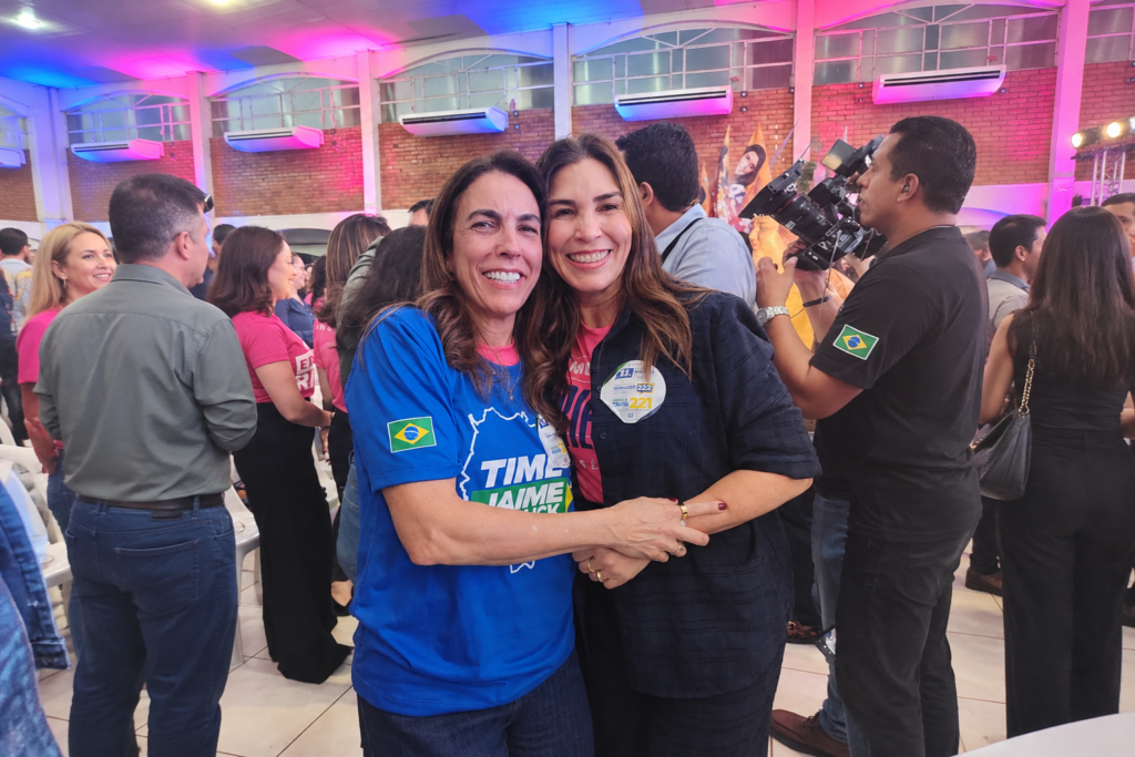 Mulheres lotam evento na Capital para falar sobre política